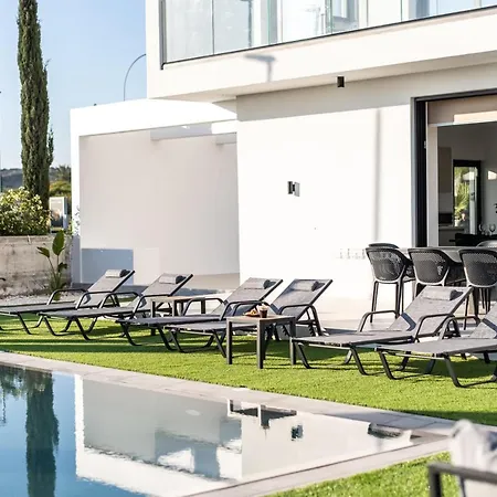 Willa Tsiolakki Homes Luxury *