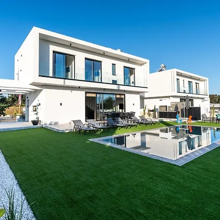 Willa Tsiolakki Homes Luxury Protaras