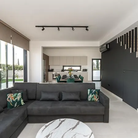 Tsiolakki Homes Luxury *