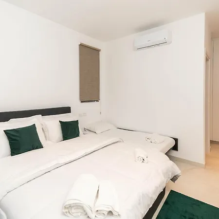 Tsiolakki Homes Luxury Vila Protaras