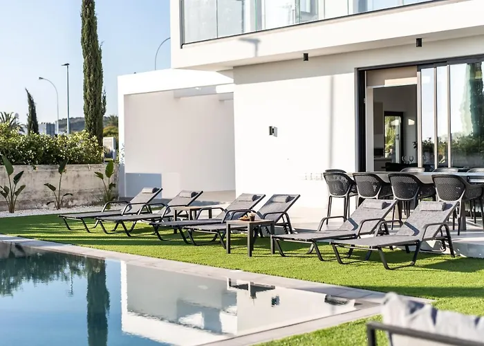 Willa Tsiolakki Homes Luxury *